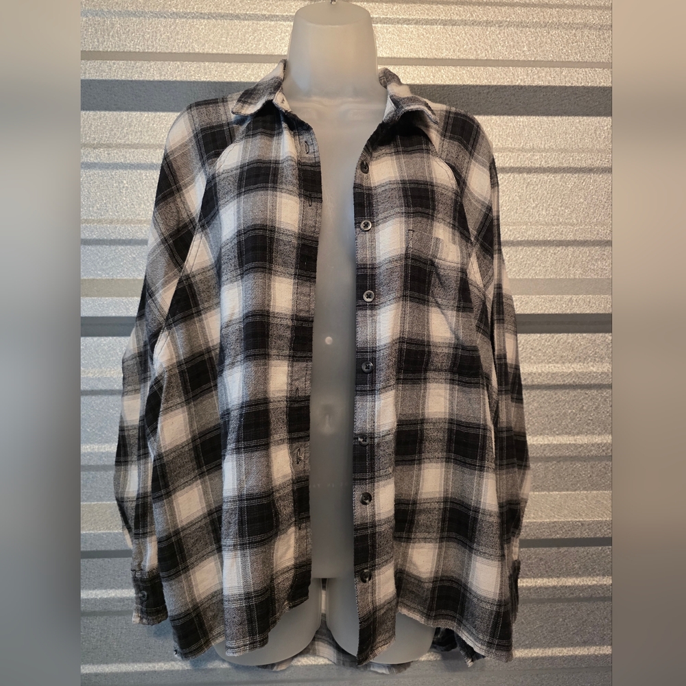 SO Monochrome Plaid Shirt